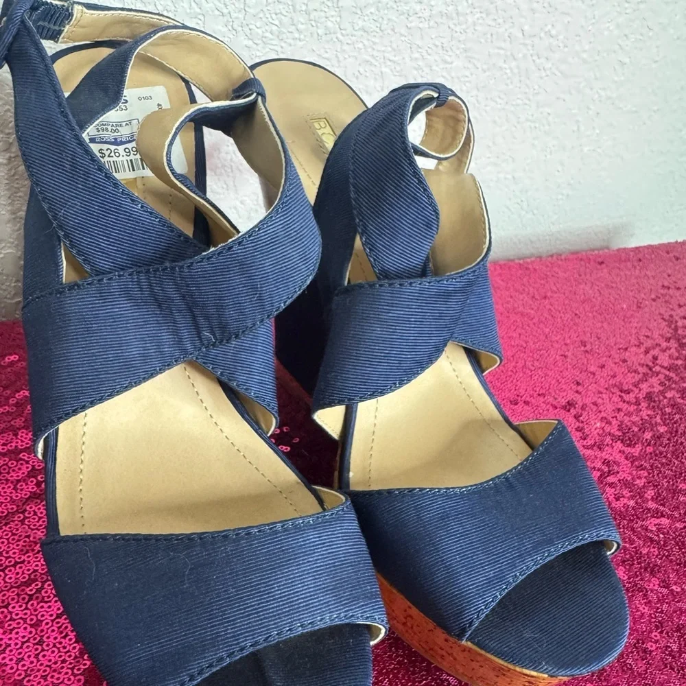 NEW w TAGS 🏷️ BCBG Women’s Navy Jean Crisscross Wedge Platforms (Size 9)